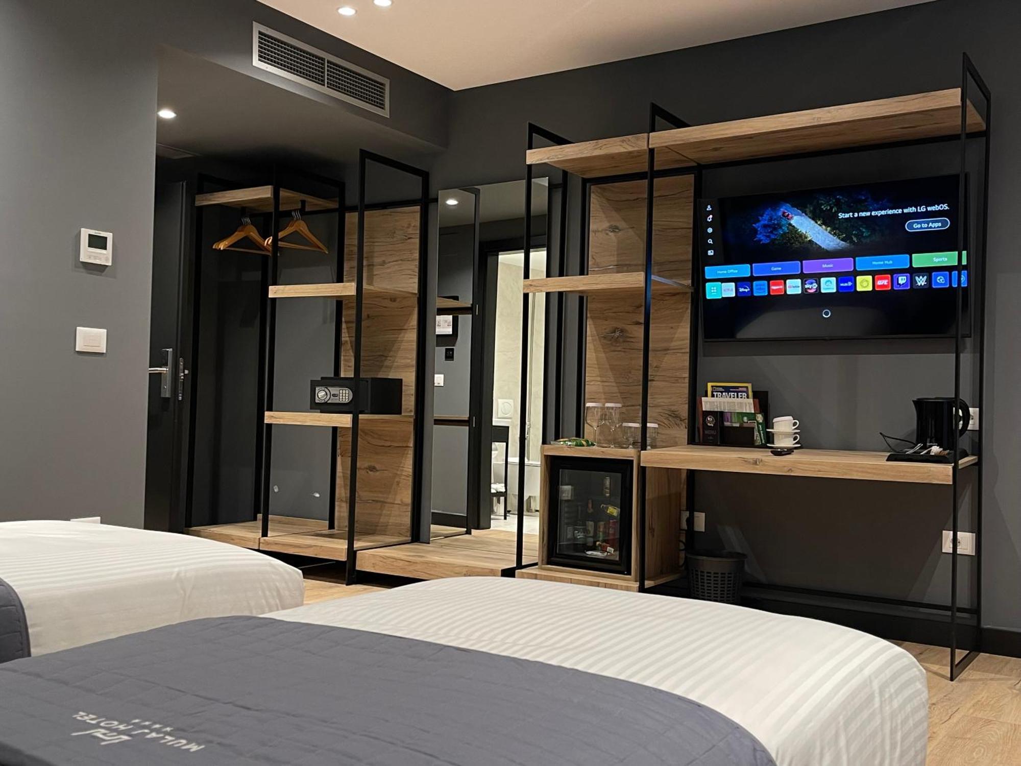 Mulaj Hotel Тирана Экстерьер фото