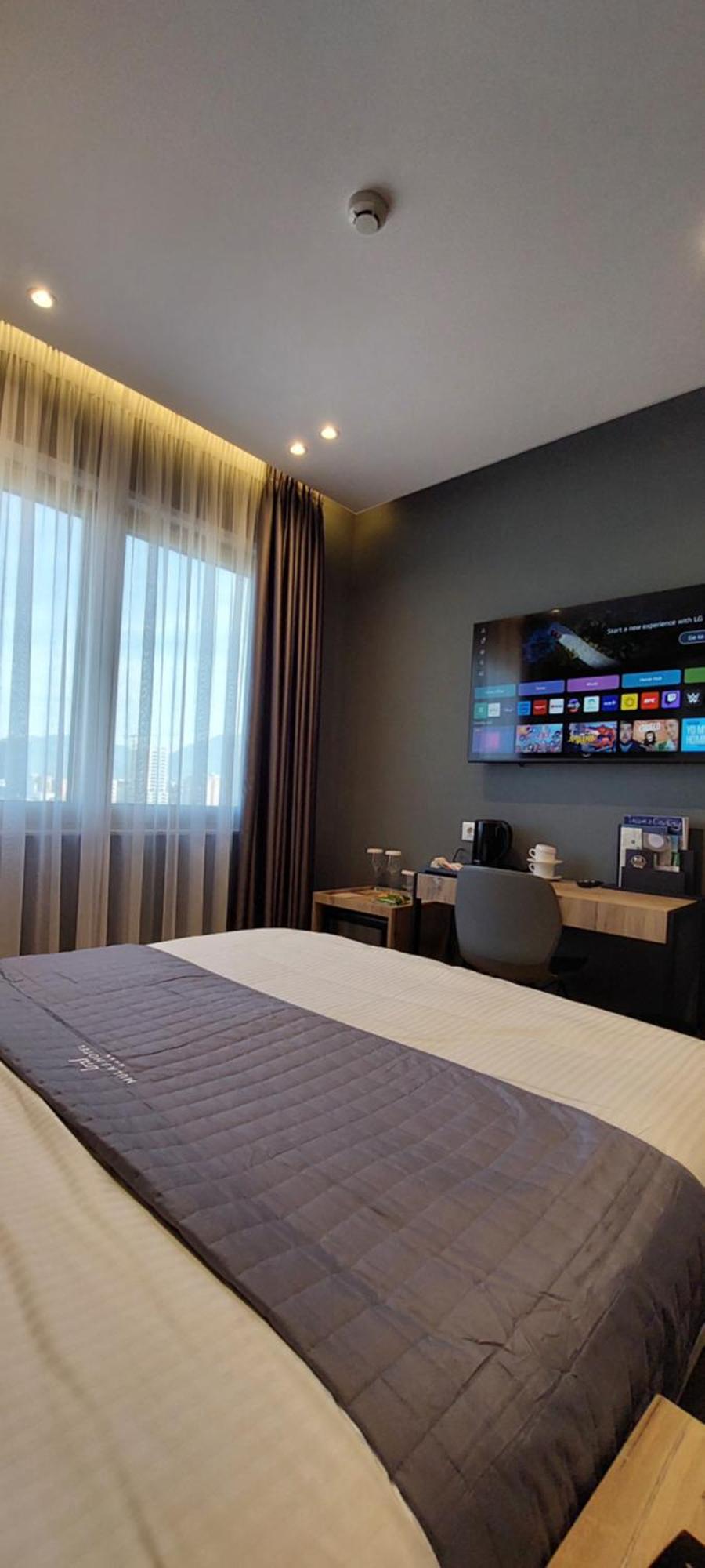 Mulaj Hotel Тирана Экстерьер фото