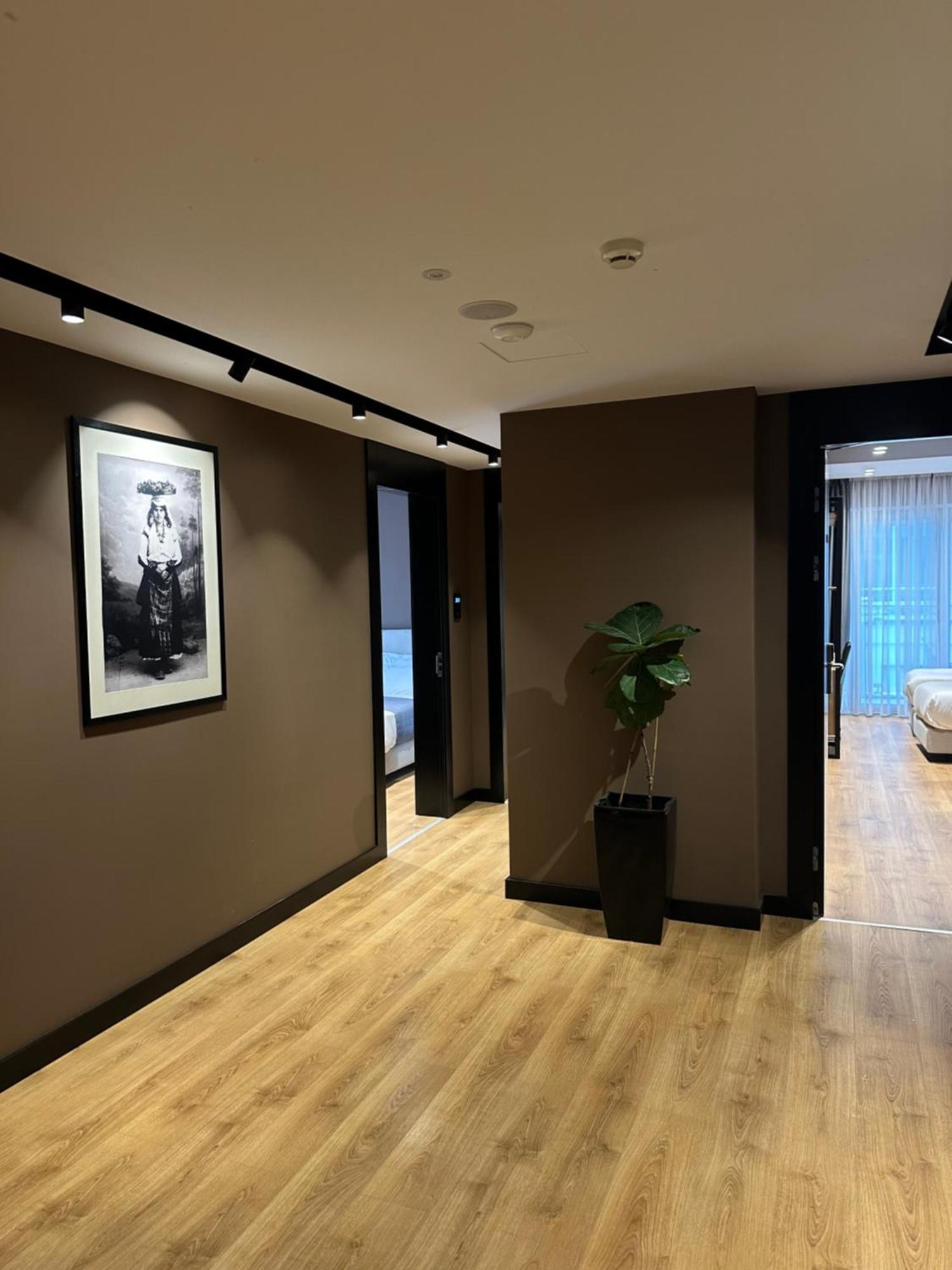 Mulaj Hotel Тирана Экстерьер фото