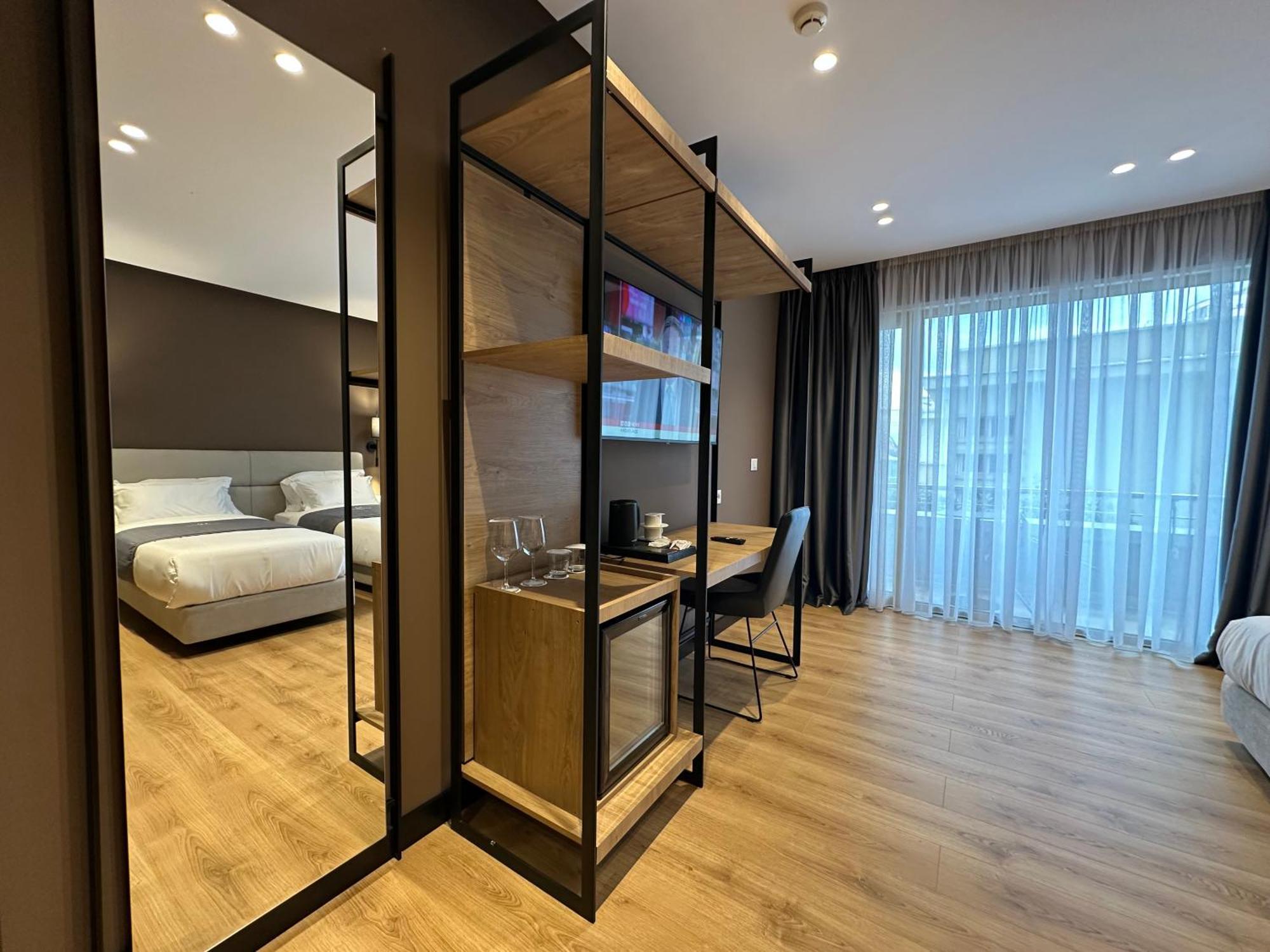 Mulaj Hotel Тирана Экстерьер фото