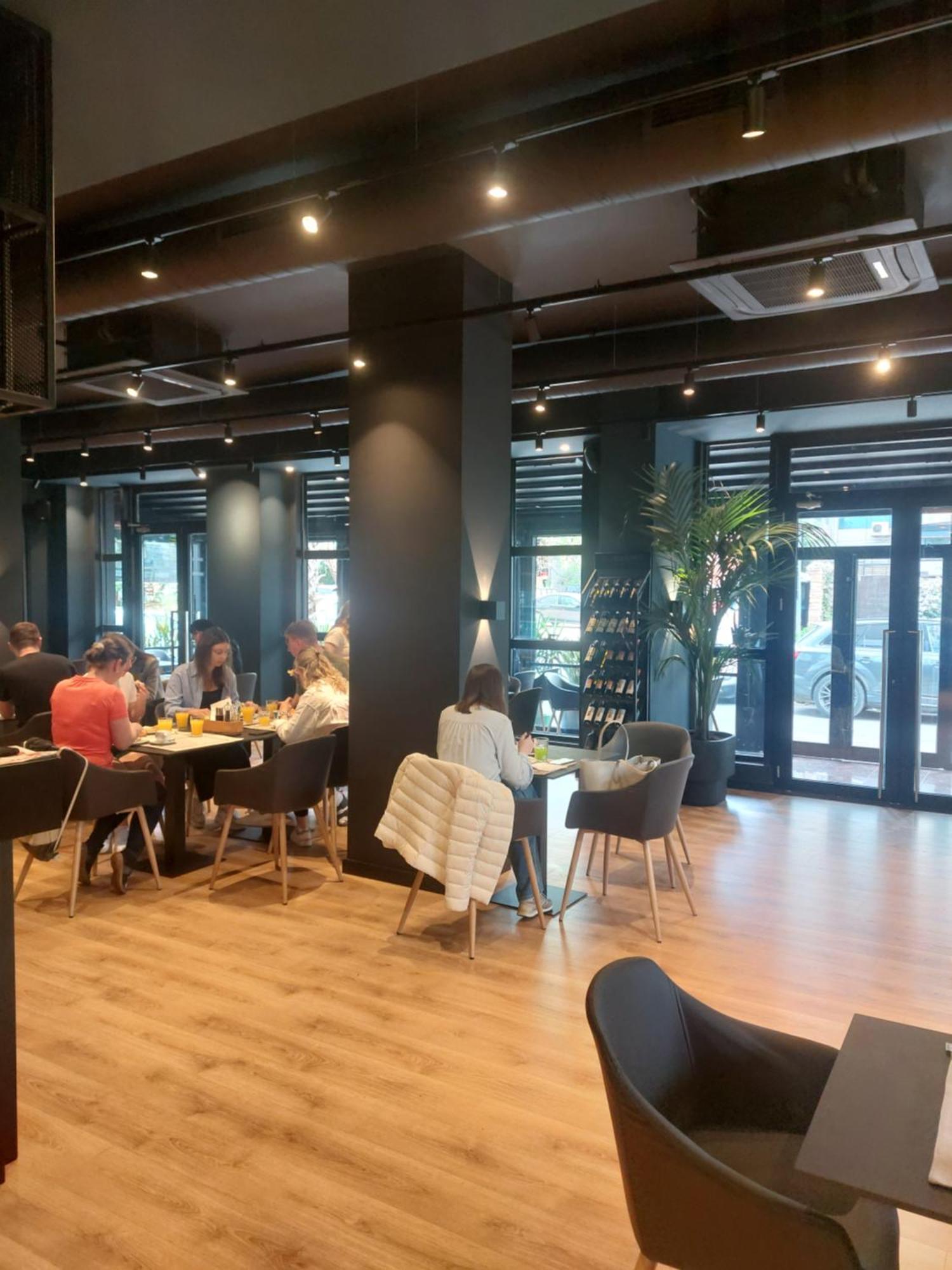 Mulaj Hotel Тирана Экстерьер фото